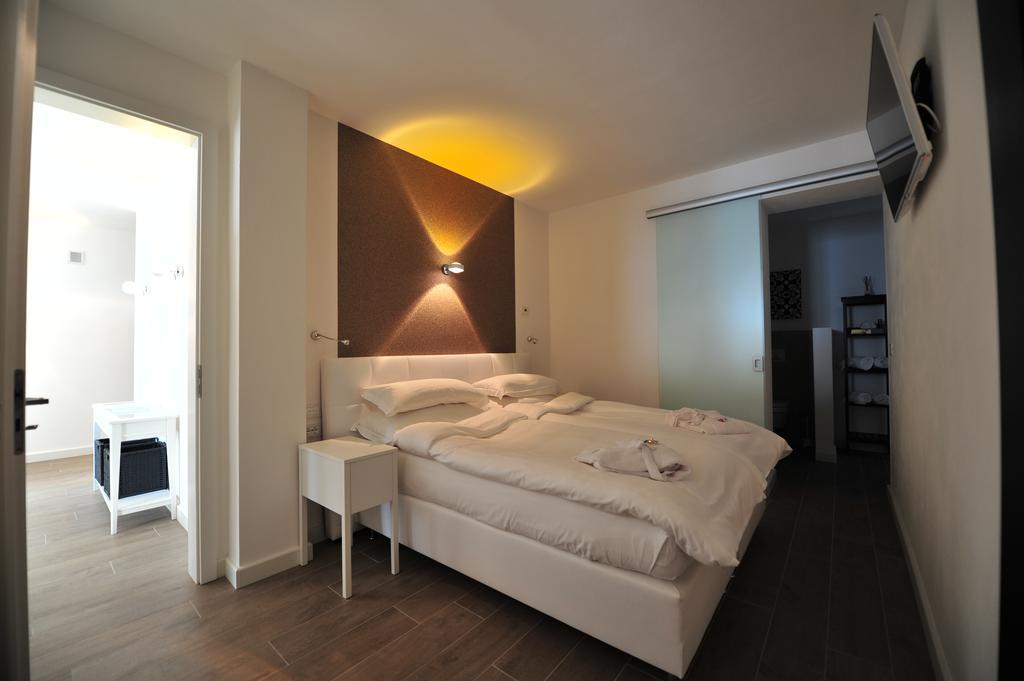 Zeno Suites San Zeno di Montagna Phòng bức ảnh